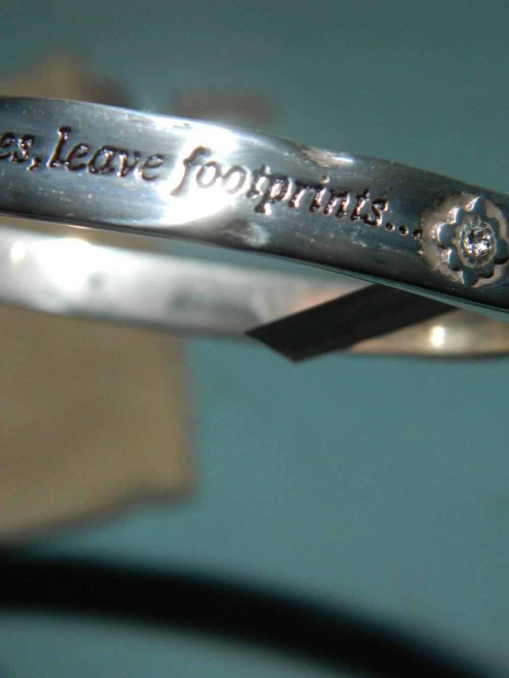 Brighton Footprints Hinged Bangle Silver Finish Bracelet NWT - Picture 7 of 7
